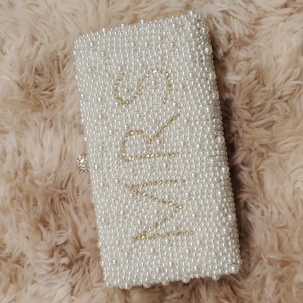 Elegant MRS Pearl Clutch